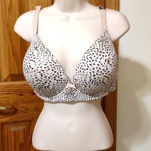 Victoria's secret Animal print bra, 40DD. New with tags. No underwire
